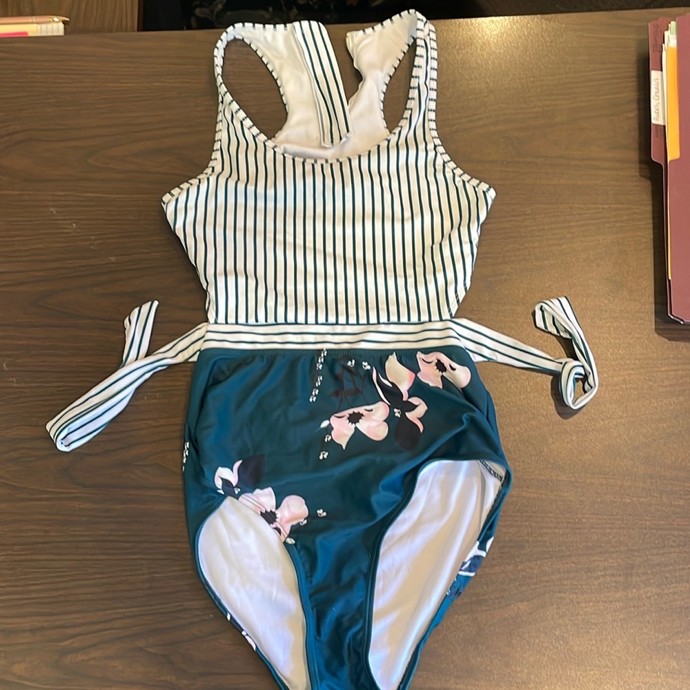 Bathing suit